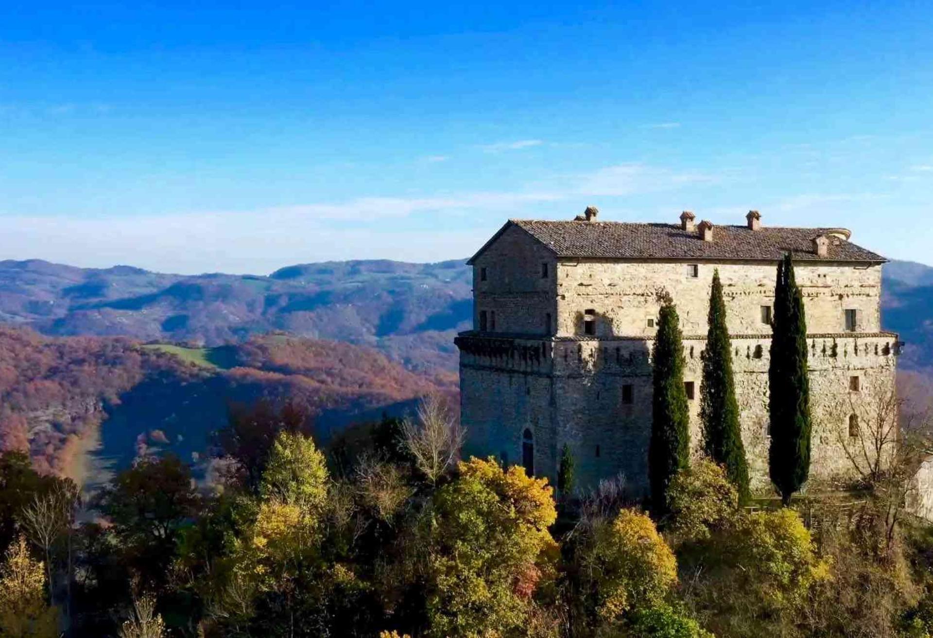 “ITINERARI MUA” con la “ROCCA D’ARIES” – Montone (PG)